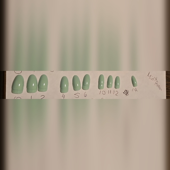 Chic Mint Press-On Nails - Picture 3 of 3